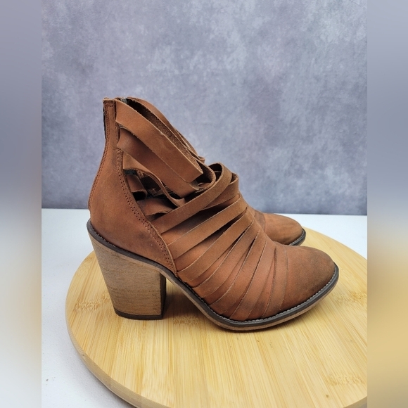 Free People Hybrid Strappy Leather Women’s Ankle Bootie in Tan Size 6.5 - Picture 3 of 12